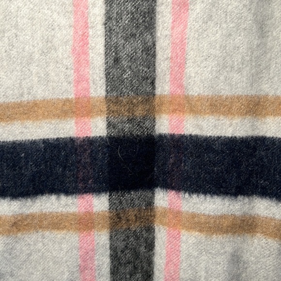 Shacket - Picture 7 of 7